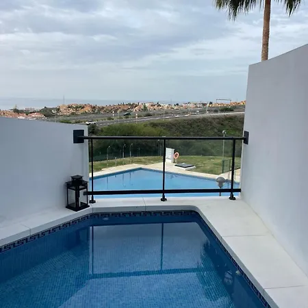 Hollywood Pool Luxury Apartment Mijas